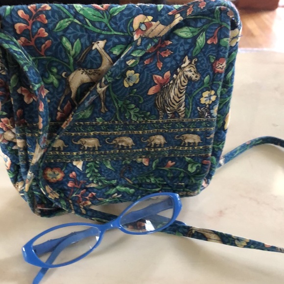 Vera Bradley Glasses & Bag - Picture 2 of 6